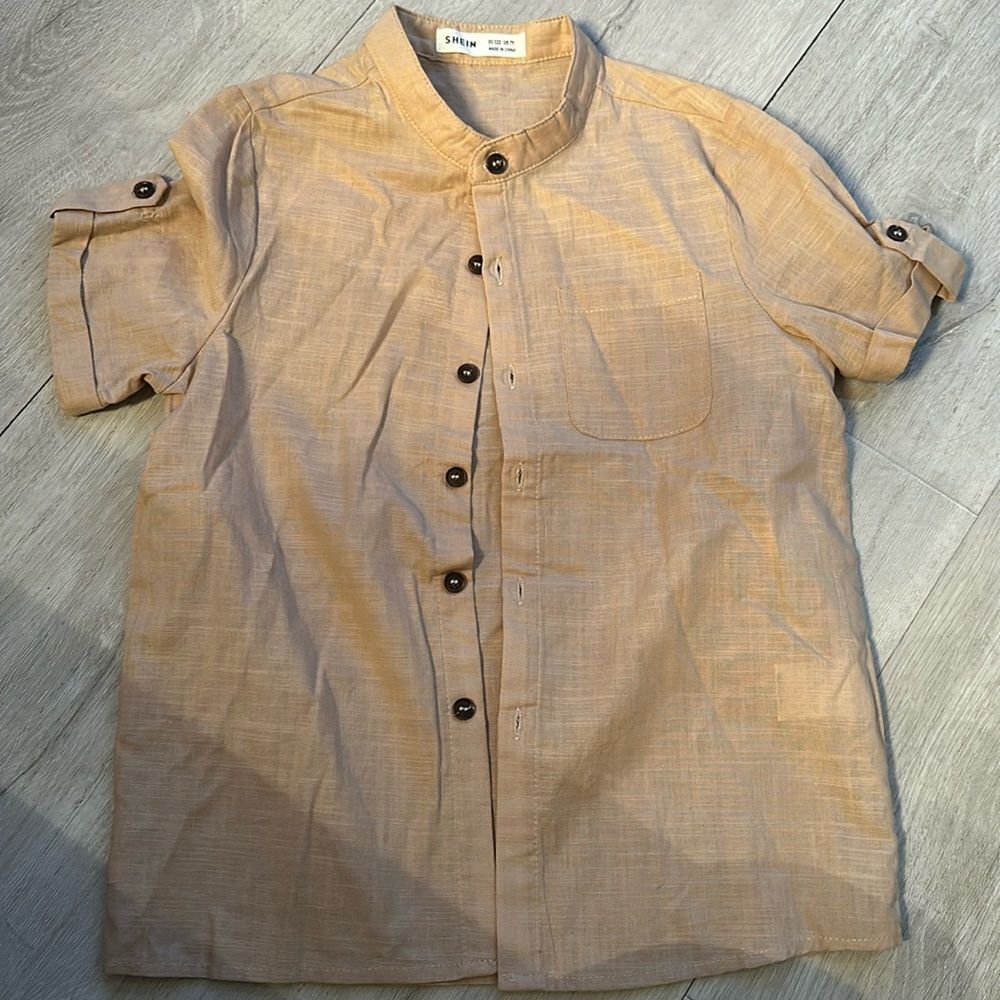 SHEIN boys beige button down